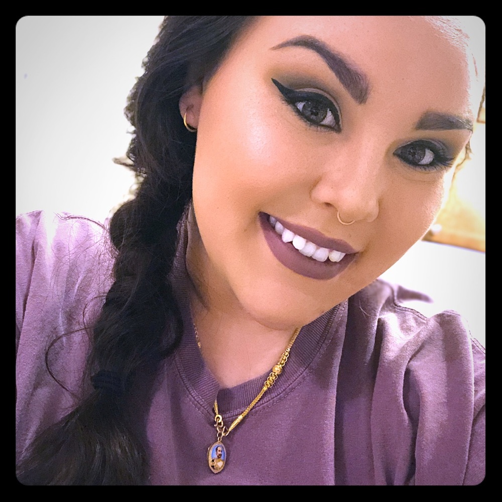 Meet your Posher, Deztinnie